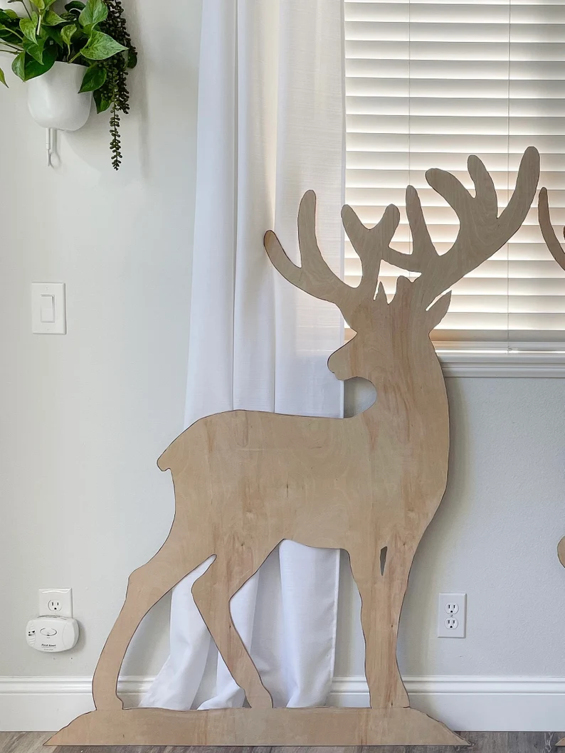 A wooden reindeer pattern you can make.