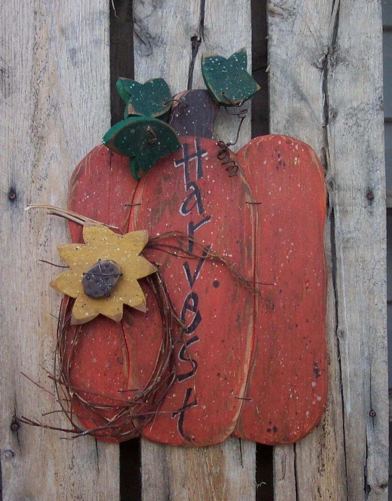 A pumpking wood craft.