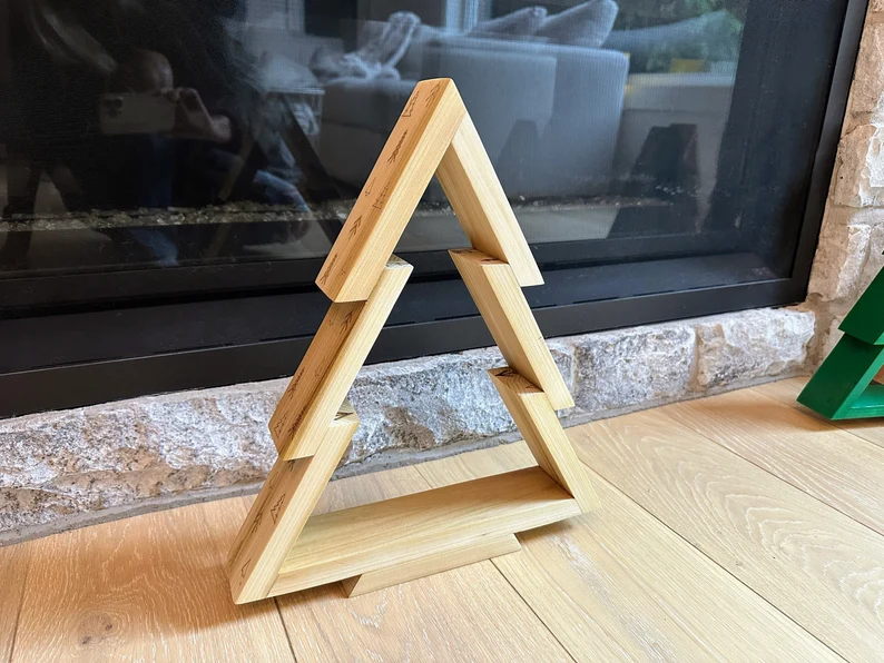 A really cool Christmas tree decoration you can make