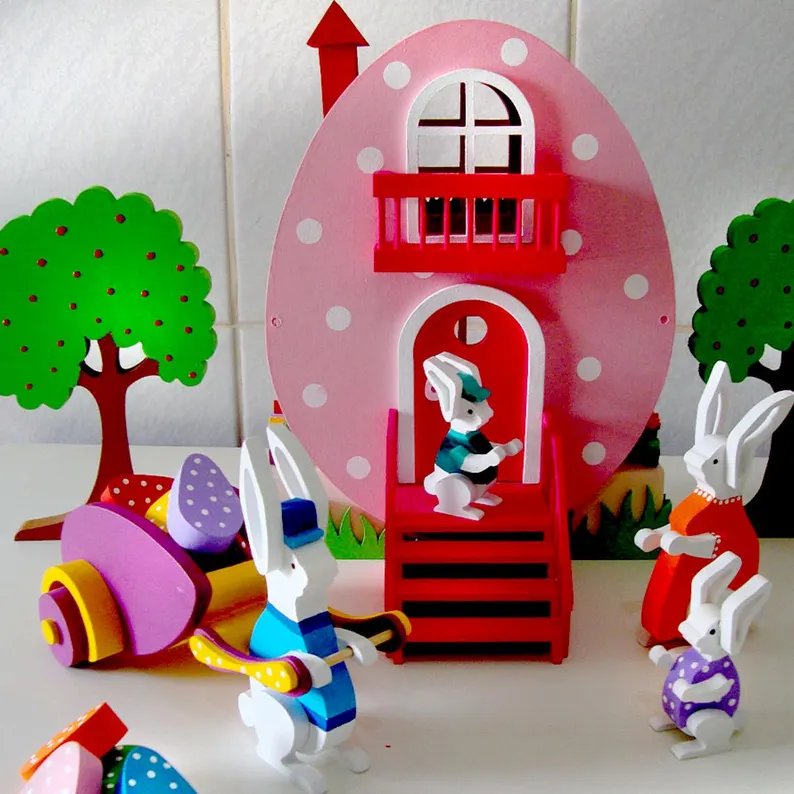 An Easter Bunny House toy set that you can learn to make.