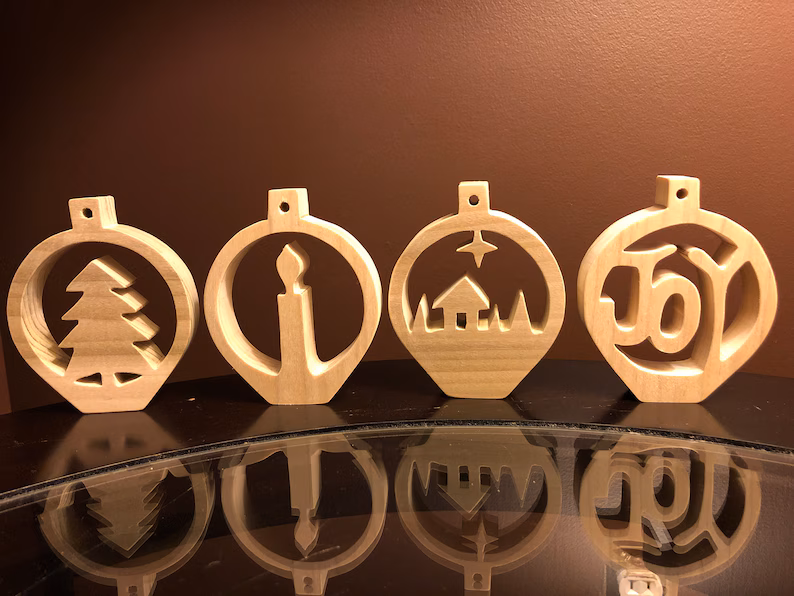 A look at some of the simple scroll saw patterns you can make.