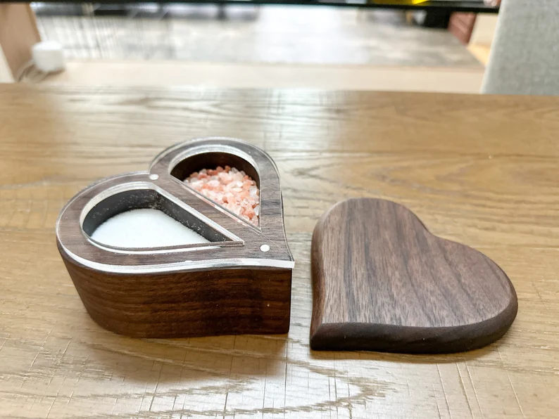 A look at a Valentine's router template that will help you make a heart shaped salt and pepper storage.