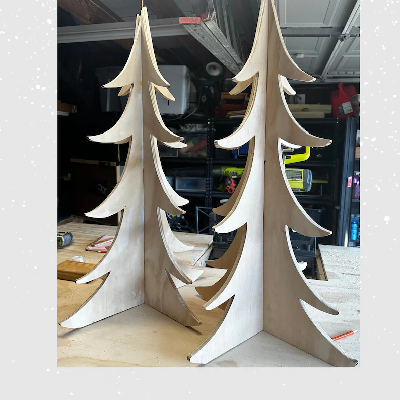 A look at the interlocking Christmas tree you can make.