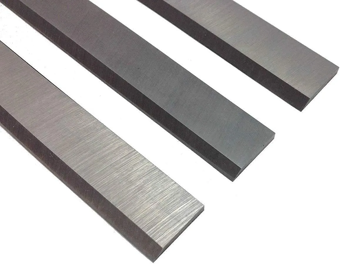 A picture of some jointer knives.